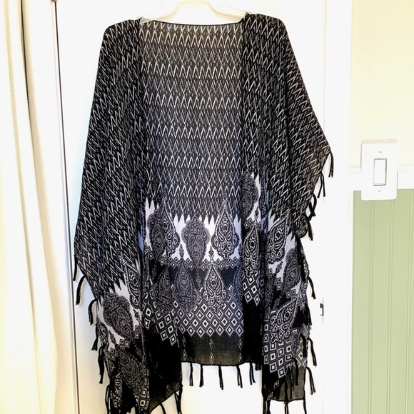 Boho Shawl with Fringe, Black and White Print - Picture 1 of 4